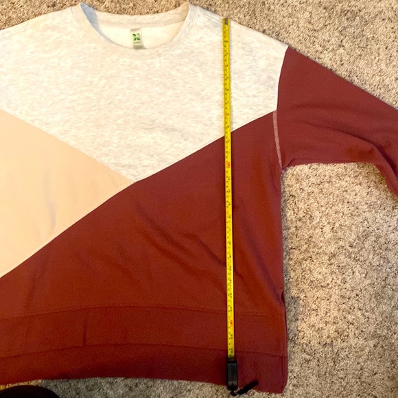 Sweatshirt - Picture 7 of 10